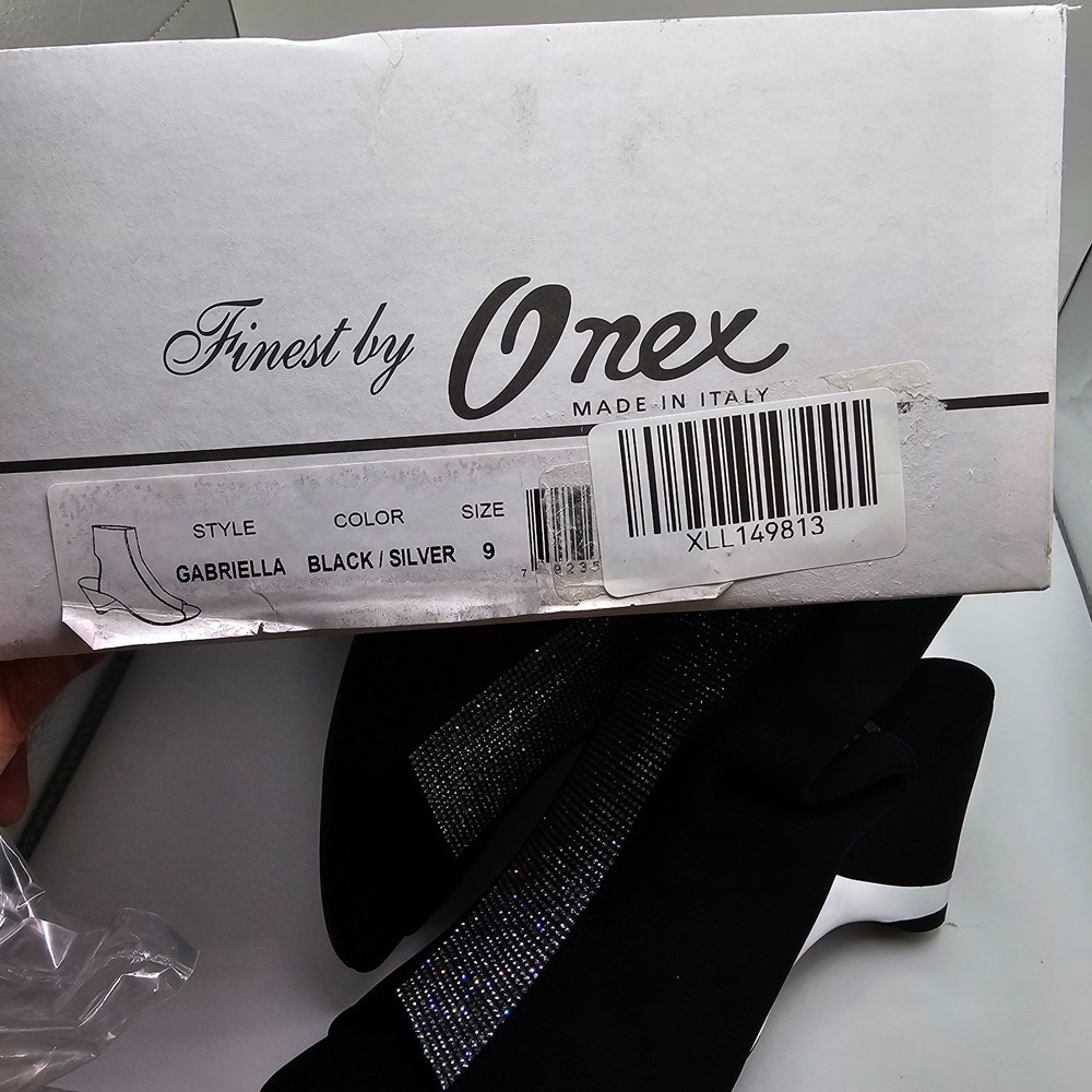 NIB Onex Women's Gabriella Heels Black/Silver Size 9 Onex recommends sizing up - Picture 8 of 8
